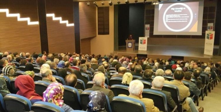 Kadıköy Kız Anadolu Lisesinde İnternet Güvenliği ve Farkındalığı Semineri